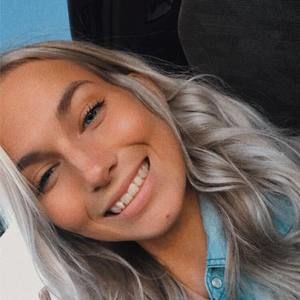 Meet your Posher, Aniston